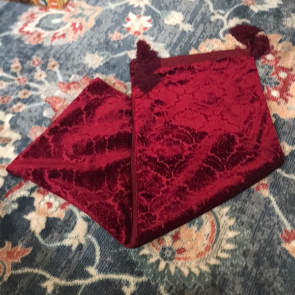 Velvet Table Runner with Tassels - Picture 1 of 7